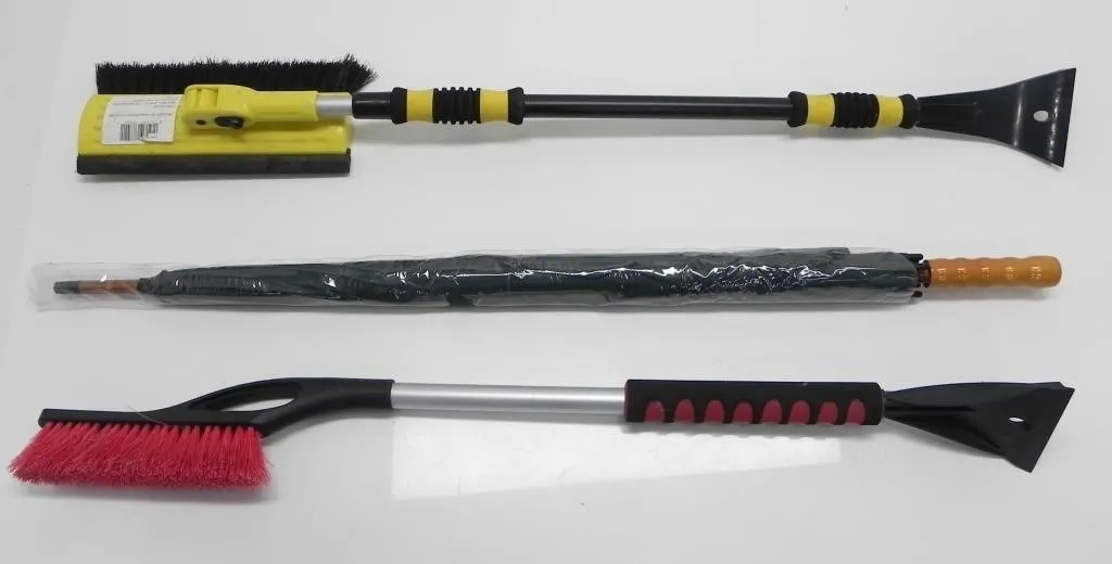 EXTENDABLE CAR SNOW BRUSHES AND UMBRELLA