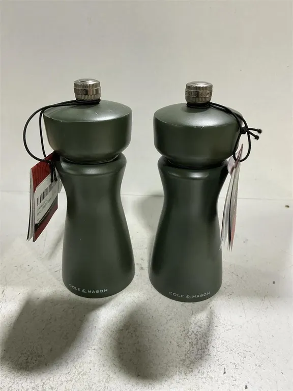 Cole and Mason Salt and Pepper Mill Set