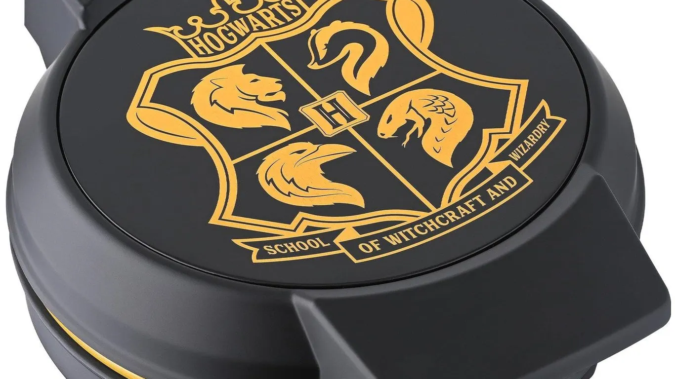 Warner Brothers Harry Potter Round Waffle Maker...