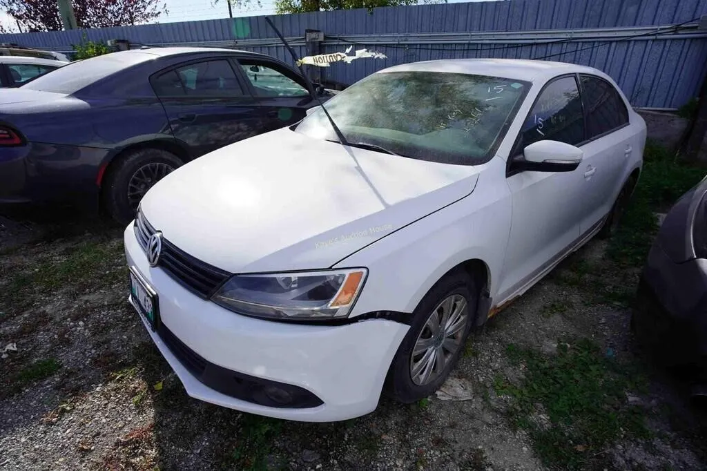 2014 Volkswagen Jetta SN: 3VW2K7AJ2EM352176