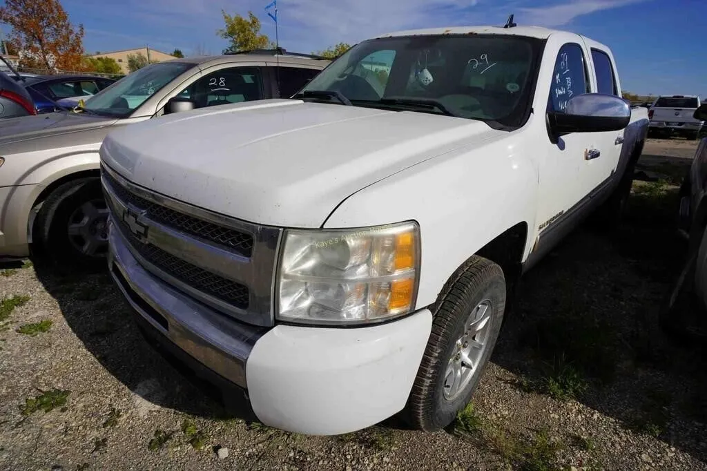 2011 Chevrolet Silverado SN: 3GCPKREA3BG312696