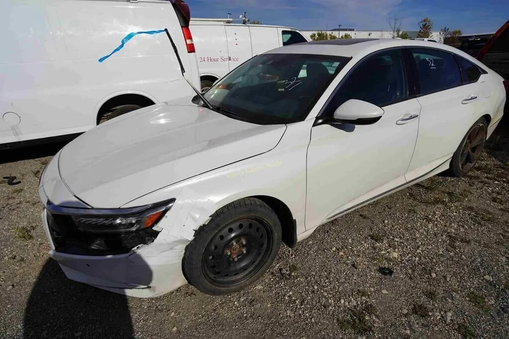 2018 Honda Accord SN: 1HGCV1F95JA802020