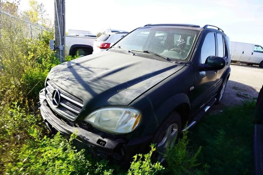 2000 Mercedes ML55 SN: 4JGAB74E7YA170130