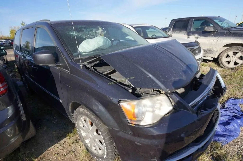 2013 Chrysler Town & Country SN: 2C4RC1BG1DR758861