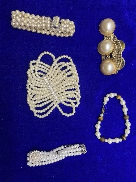 Faux Pearl Jewelry Lot - Bracelets & Brooches
