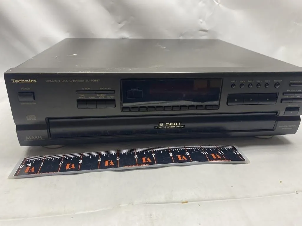 Technics 5-Disc CD Changer SL-PD887