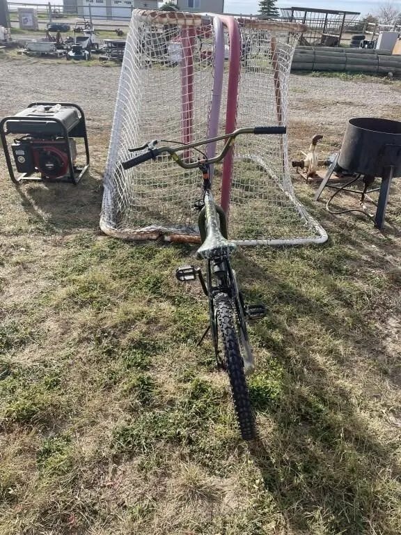2 Hockey Nets & Kids Supercycle Bicycle