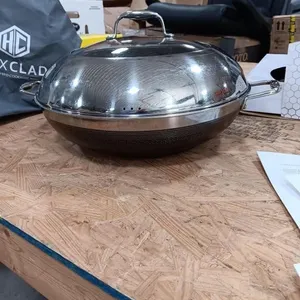 HEXCLAD 14in  Wok, appears used
