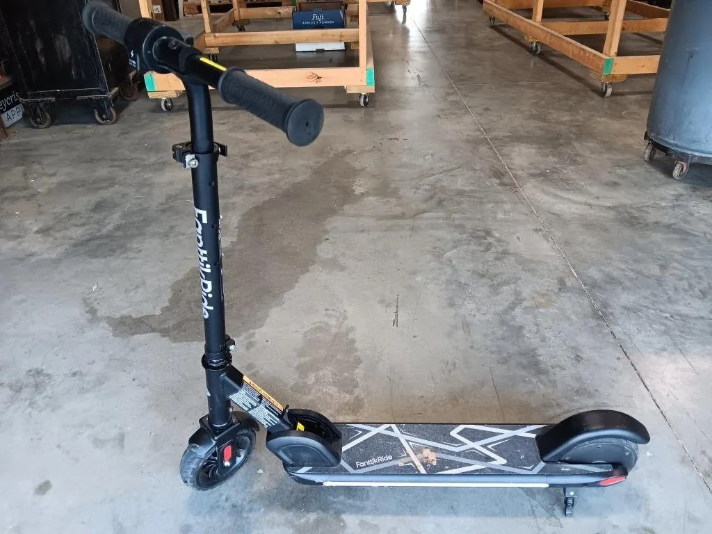 FANTTIK Ride electric scooter
(No charger)