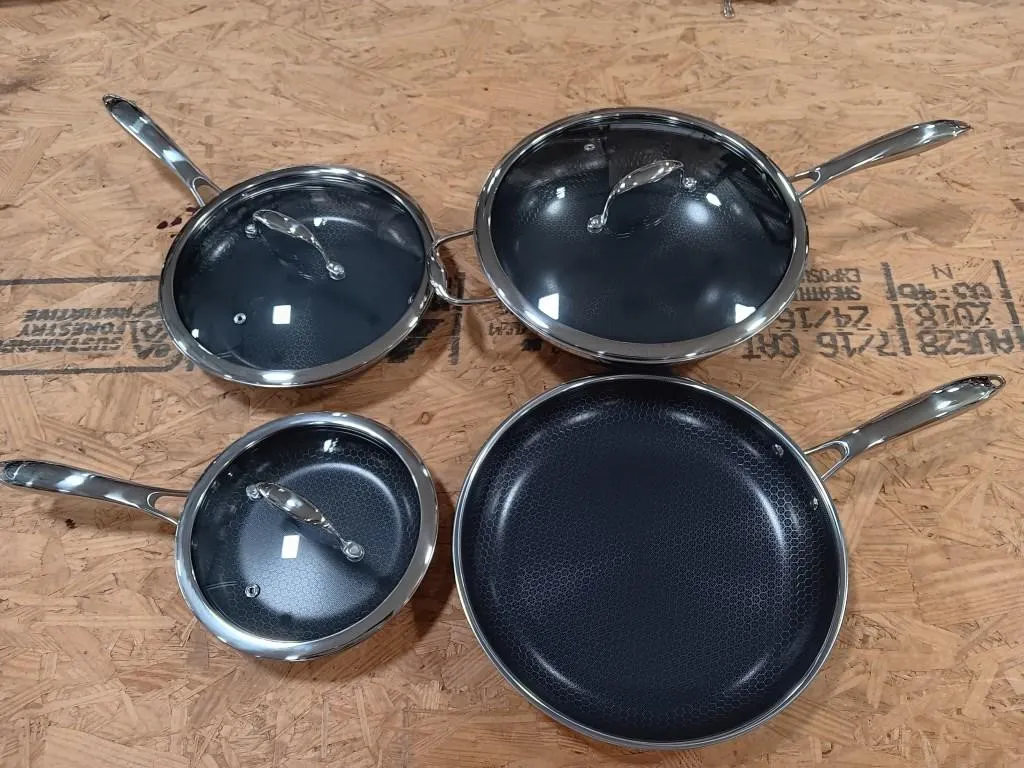 HEXCLAD HYBRID COOKWARE
(Appears to be unused)