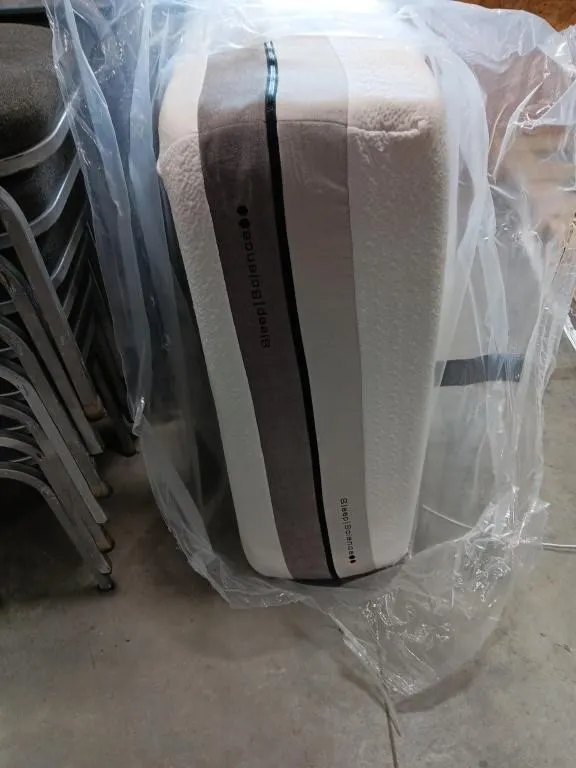 Sleep Science Mattress. Approx 82x35x13. Appears
