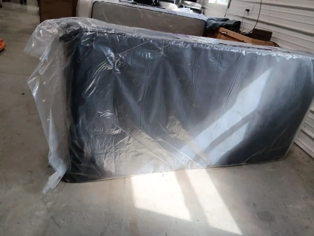 Beauty Rest Twin Foundation. Approx 74x38x10.