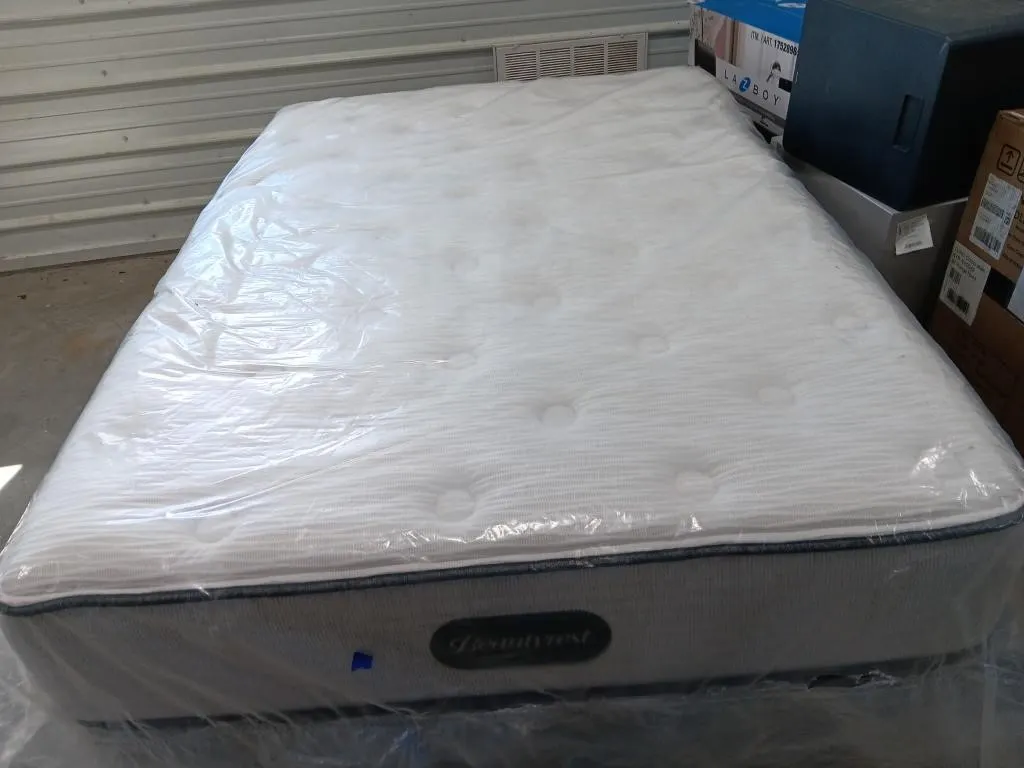 Beauty Rest Full Mattress. Approx 75x53x12.