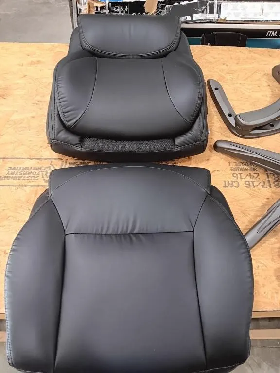 LaZboy AIR MANAGER chair
, Appears to be new and