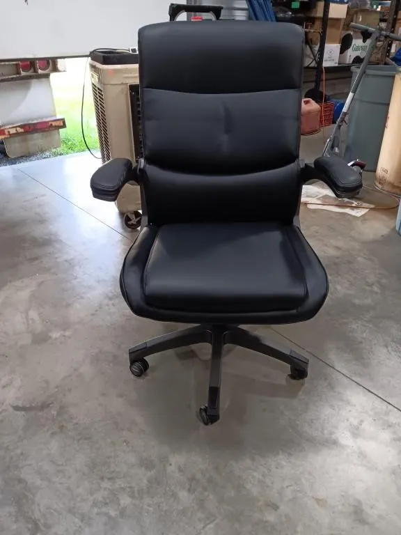 Lazboy High Back Office Chair. Approx 42x29x18.