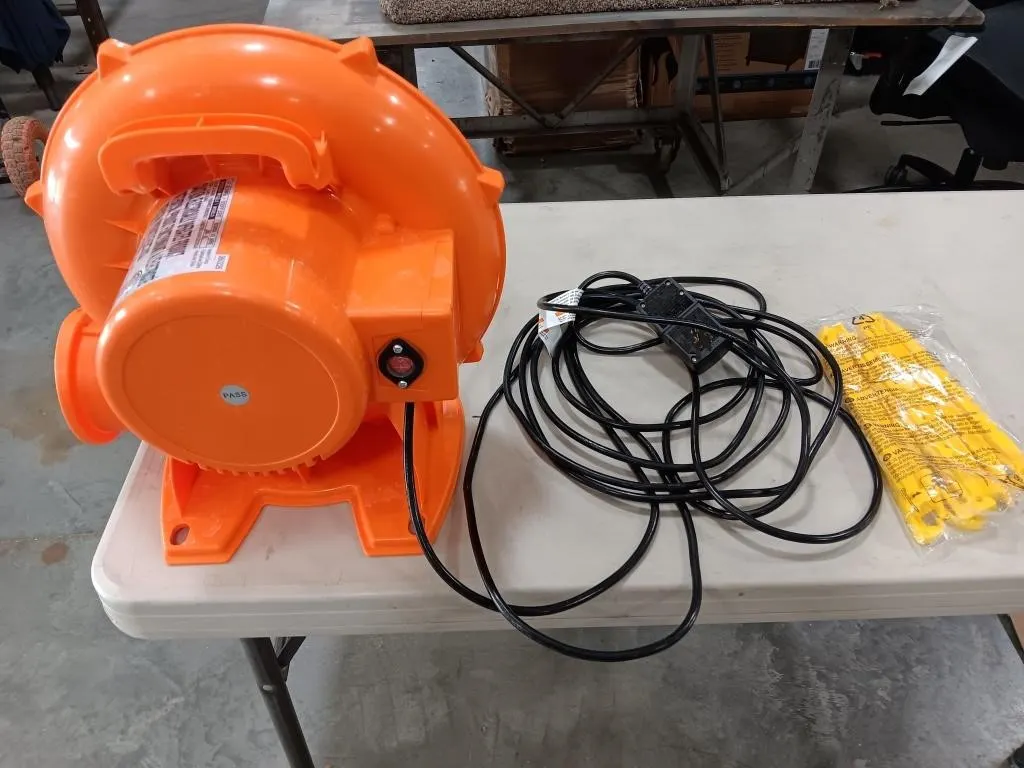 Electric blower with stakes.
(For children's