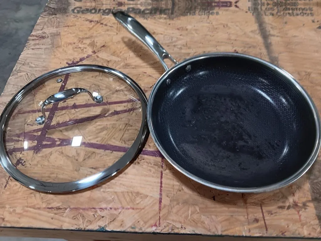 Hexclad hybrid Cookware.
Used.