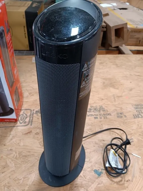 Lasko Digital Ceramic Tower Heater. Lightly used,