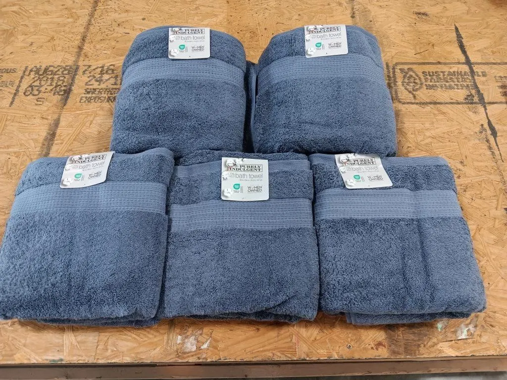 New PURELY INDULGENT bath towels.
Five 100%