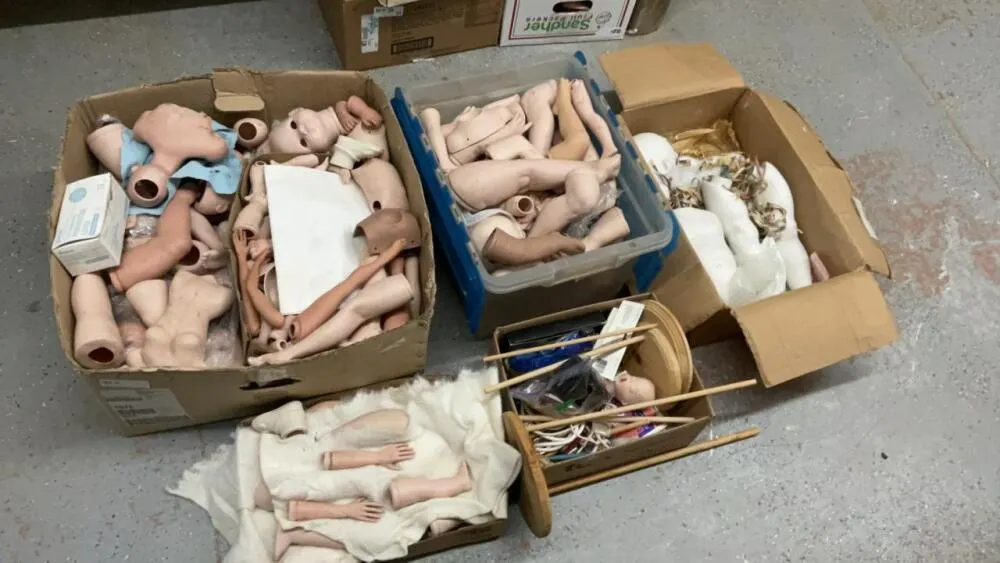 PORCELAIN DOLL MAKING ACCESSORIES - HEADS, ARMS, LEGS, A FEW TORSO’S AND A BIT OF MAKEUP/BRUSHES