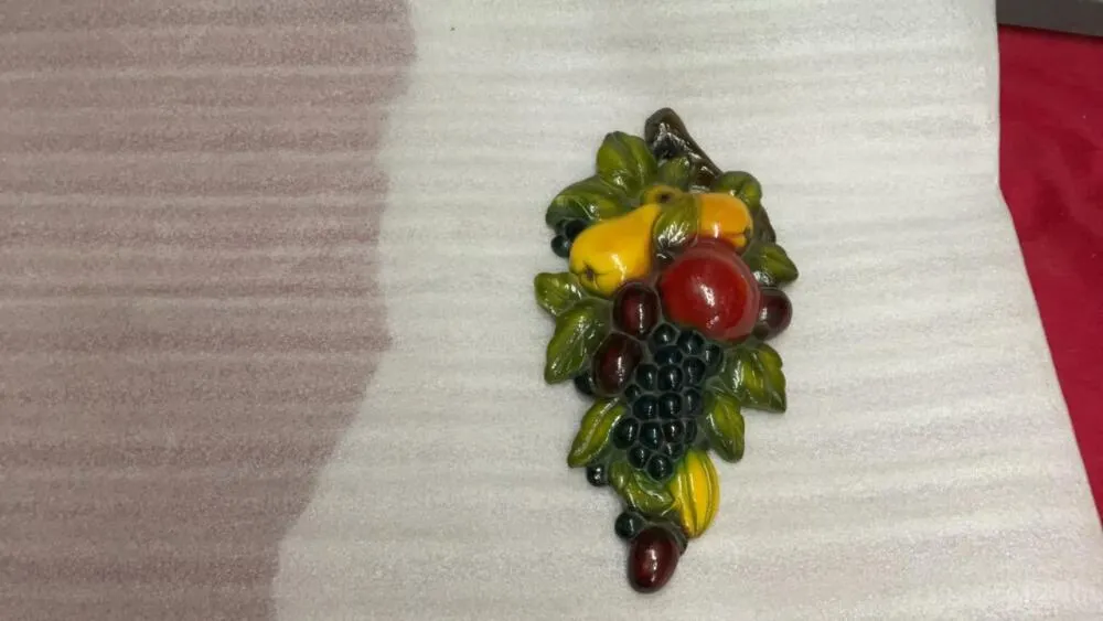VINTAGE DEVONWARE WALL DECOR - FRUIT PLASTERWARE