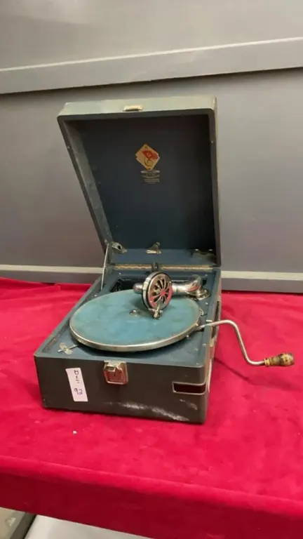 ANTIQUE HKM PORTABLE PHONOGRAPH