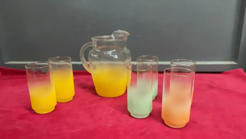 VINTAGE WATER PITCHER & (6) GLASSES