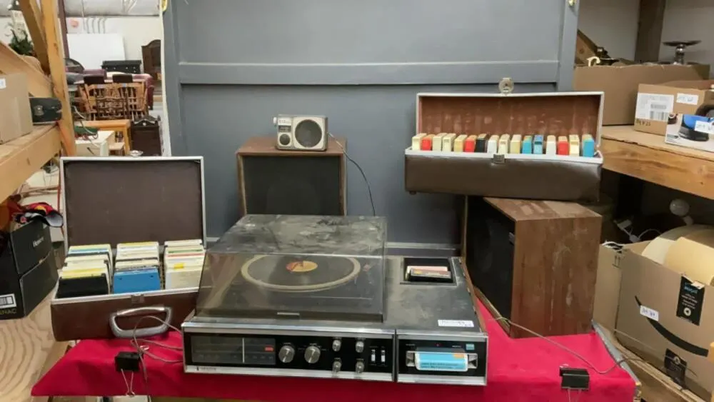 ZENITH RADIO/8-TRACK & RECORD PLAYER, (2) SPEAKERS & 8-TRACKS