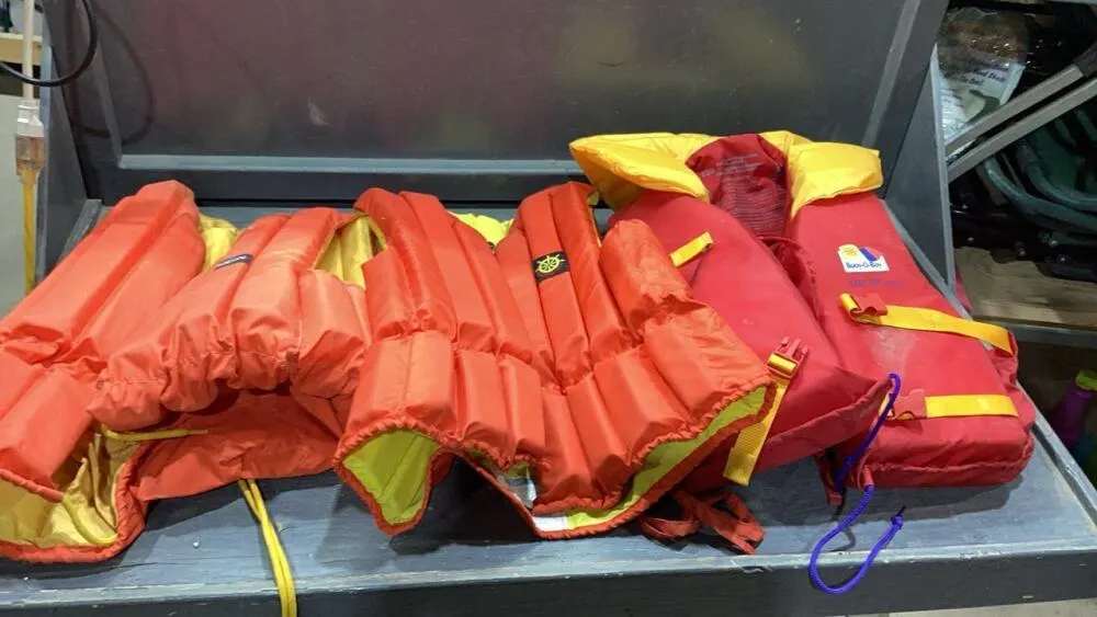 (3)LIFE VESTS -BUOY-O-BUOY + BEACON