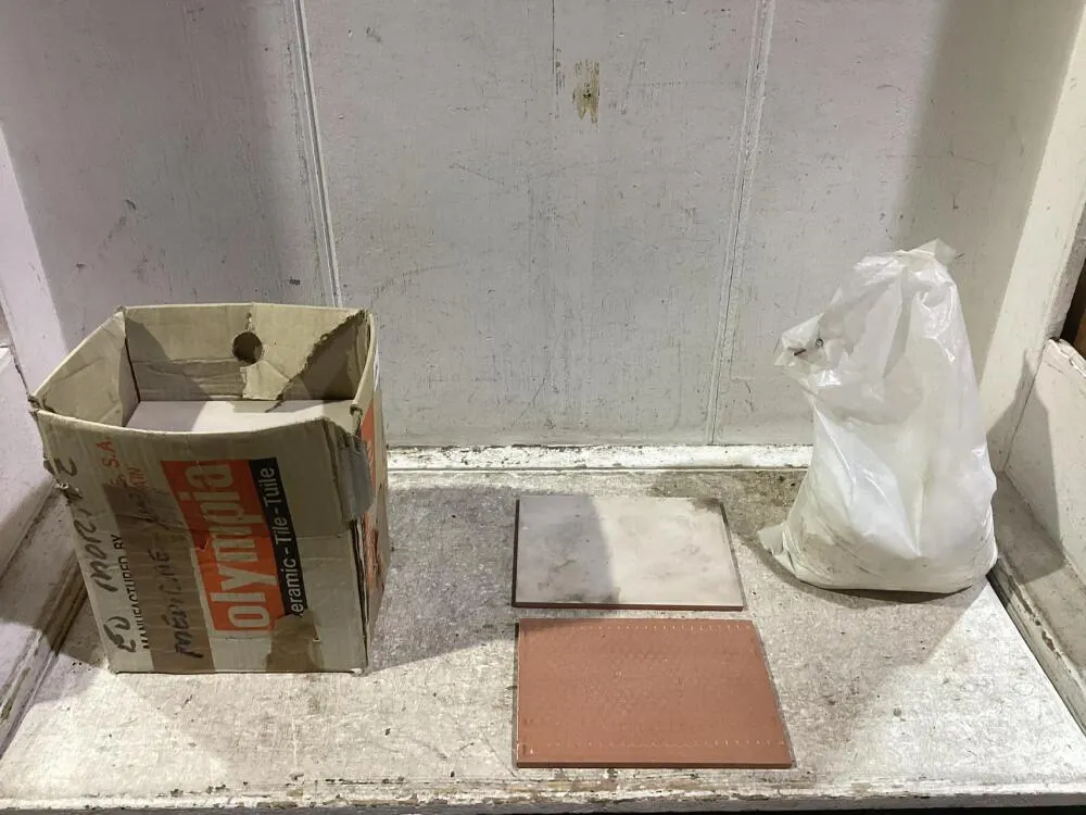 OLYMPIA CERAMIC TILES & MISCELLANEOUS BAG