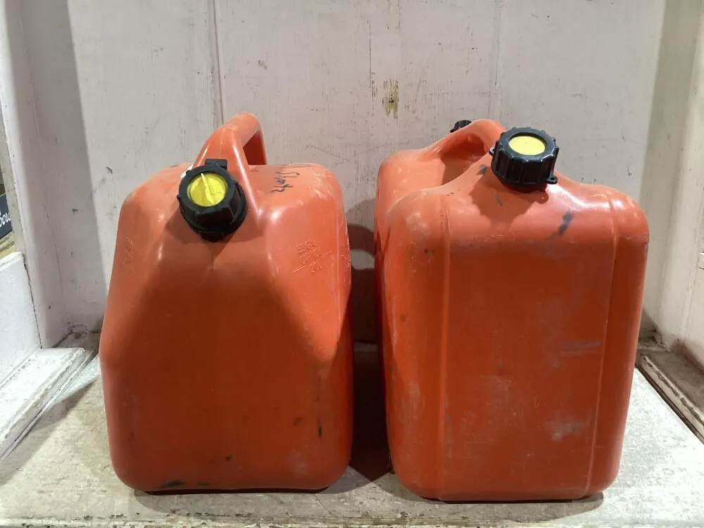 (2) JERRY CANS 22.7L & 5.3L