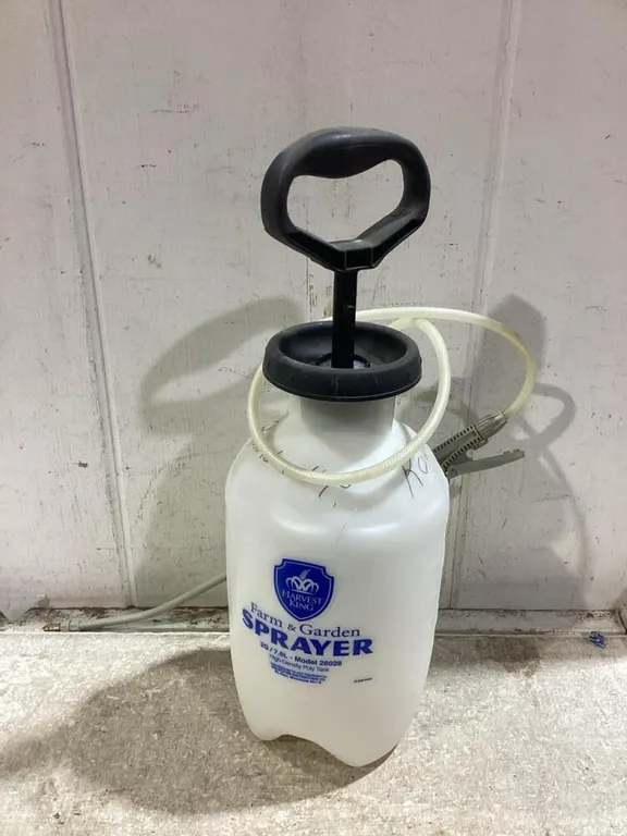 HARVEST KING FARM & GARDEN SPRAYER 2G/7.6L