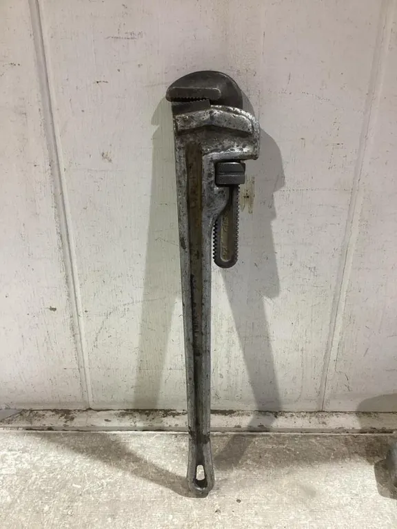 24" RIDGID PIPE WRENCH