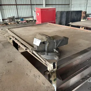6' x 50" x 41" heavy duty portable steel welding table w/ vise