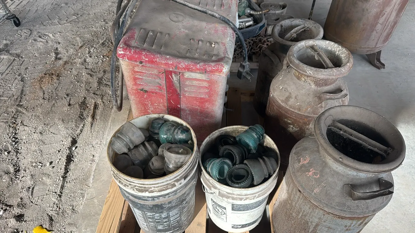 Forney welder w/ glass insulators & cream cans