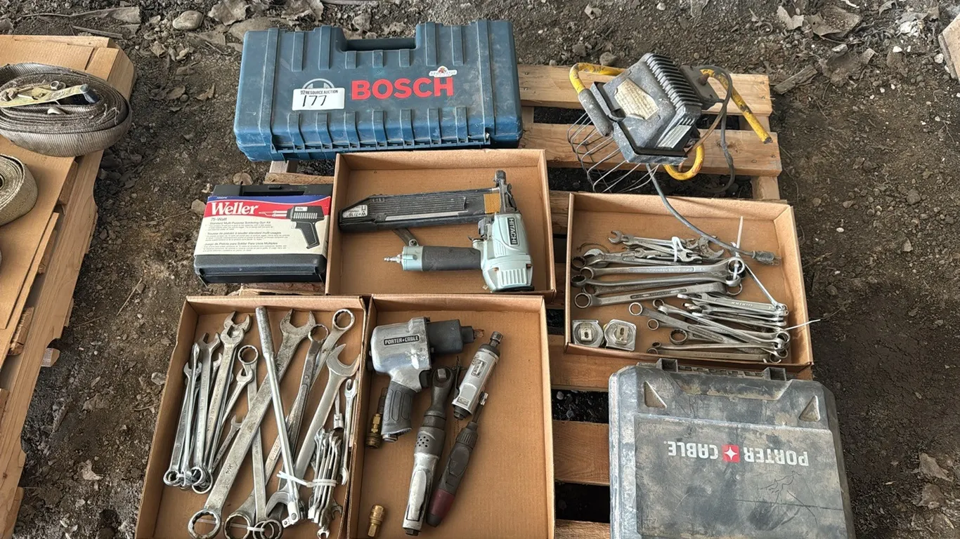 Bosch Bulldog Xtreme Max SDS-Plus hammer drill w/ assorted tools