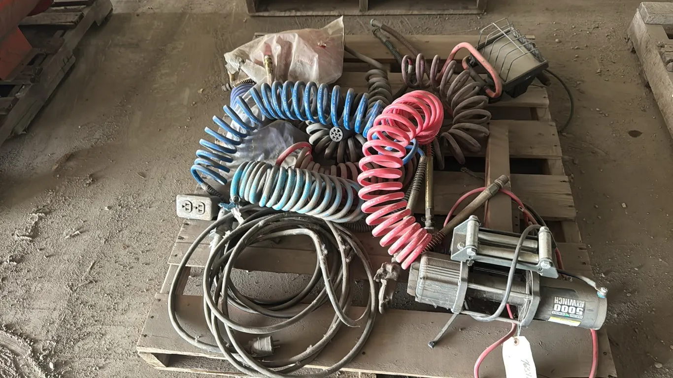 Badland 5000lb ATV winch w/ truck air hoses