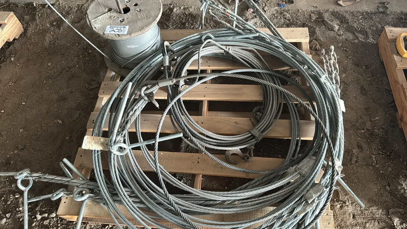 Quantity of assorted steel cable