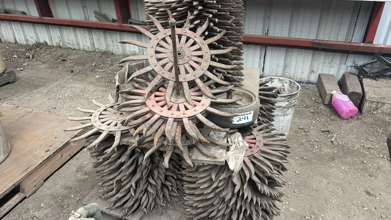 Large quantity of rotary hoe wheels