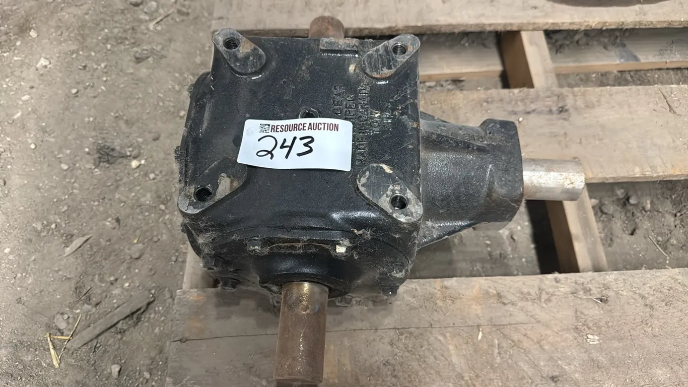 Gear box for 6384B defoliator