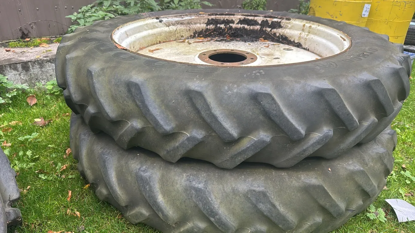 PR) GoodYear 320/90R46 tires on 8-bolt wheels
