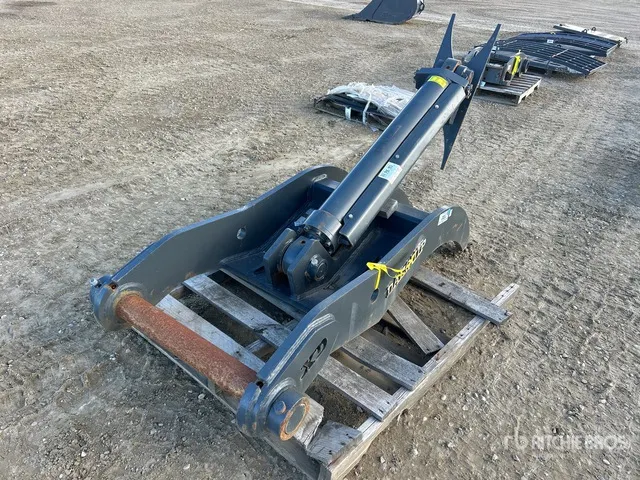Daequip HE250 60 in Hydraulic Excavator Thumb