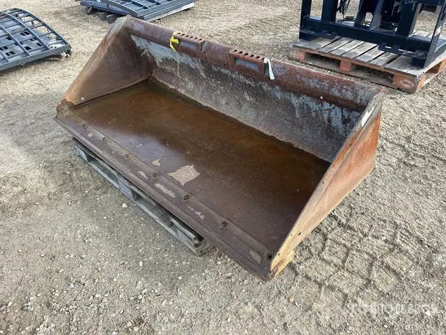Bobcat 6731418 68 in General Purpose Skid Steer Bucket