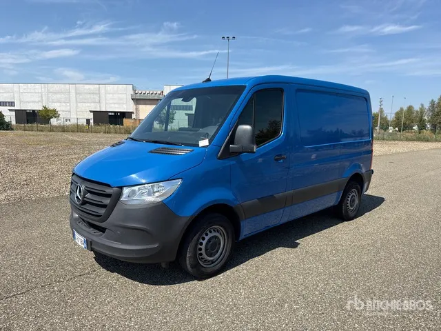 2024 Mercedes-Benz Sprinter 211 CDi Cargo Van