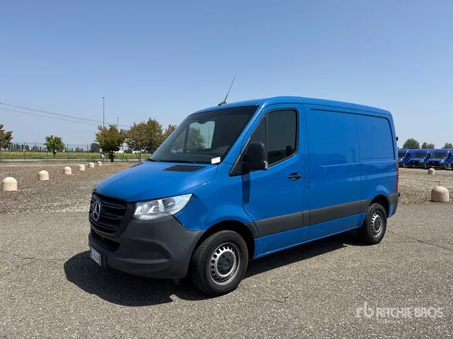 2024 Mercedes-Benz Sprinter 211 CDi Cargo Van