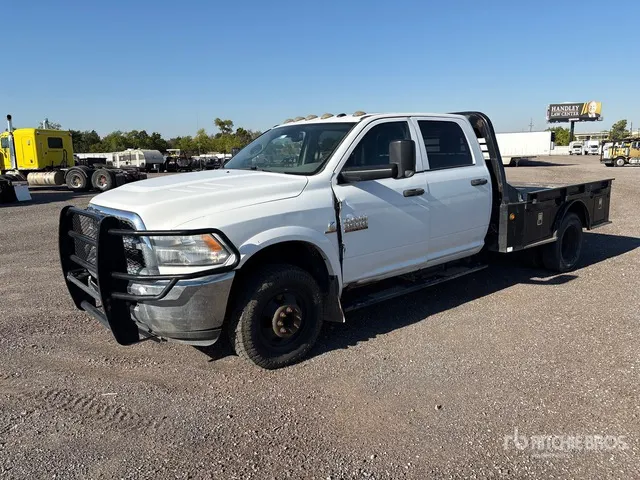 2014 Ram 3500 4x4 Crew Cab Flatbed Truck