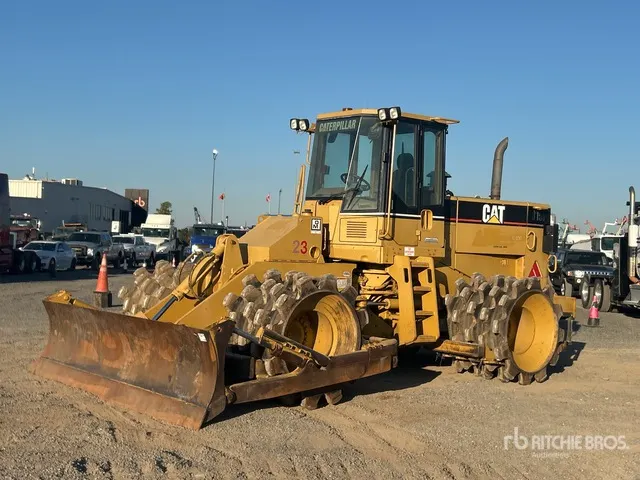 2002 Cat 815F Soil Compactor
