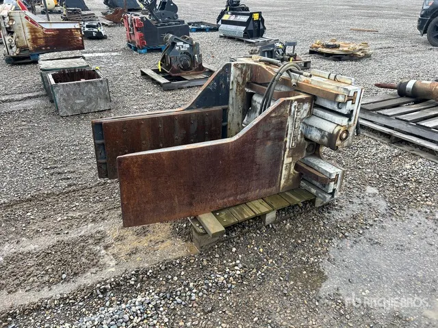 Cascade RU70D Lift Truck Clamp