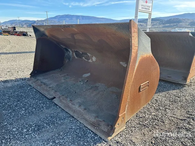 Doosan 129 in Wheel Loader Bucket