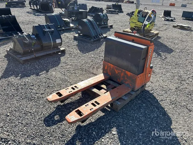 Doosan BW23S 4500 lb Electric Pallet Jack